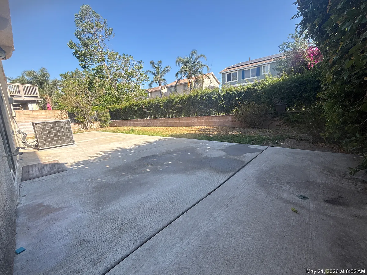 Building Photo - 16782 Broadmoor Way
