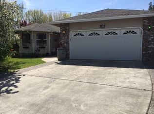 974 E Main St, Hermiston, OR 97838