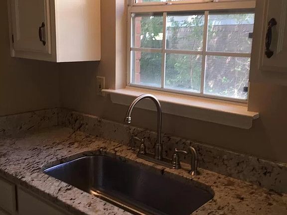 4th image of 1701 Beaver Trail Dr #1