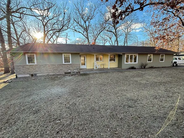 4261 Oak Leaf Ln NE, Iowa City, IA 52240