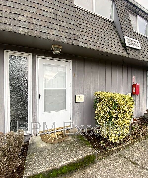 1st image of 638 M St NE APT 4