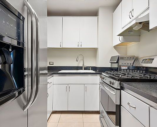 4th image of 721 5th Ave APT 33E