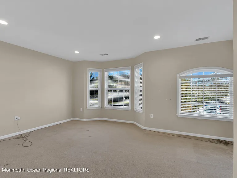 143 Shinnecock Dr — Photo 16