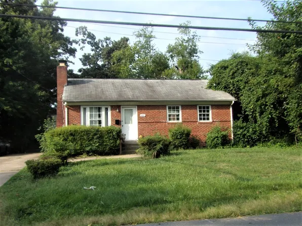 1607 Woodside Dr, Woodbridge, VA 22191