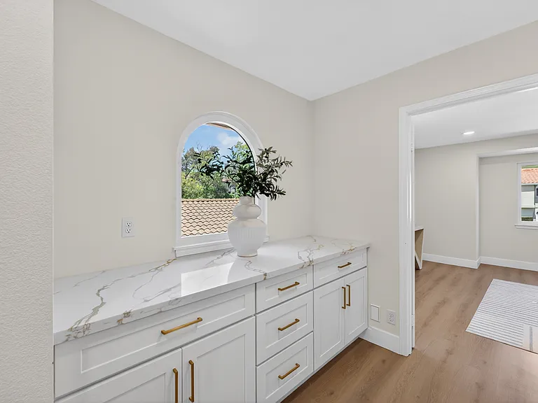 29746 Michelis St — Photo 37