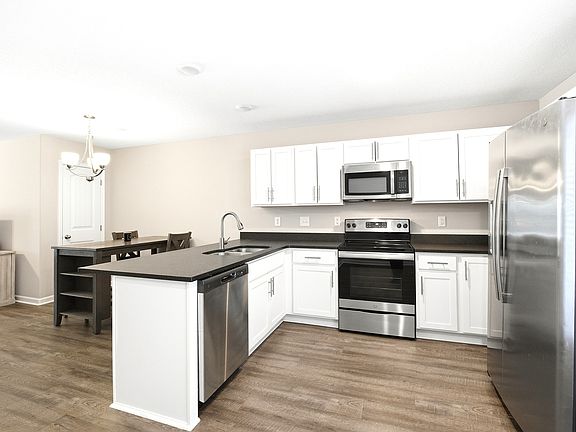 5th image of 205 Woodland Valley Ln