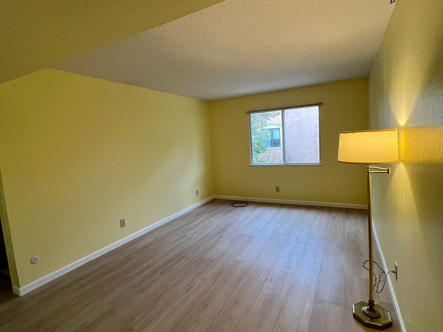 3 bed, 1206 sqft, $2,400 — Photo 4