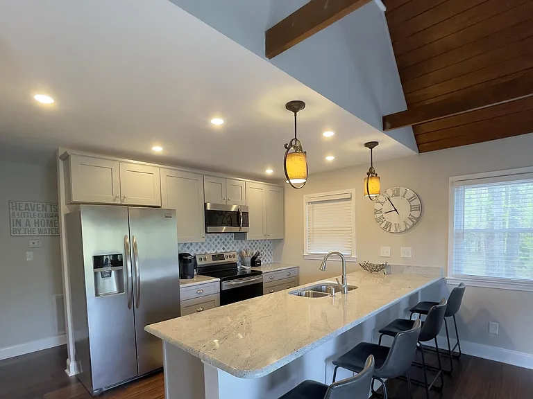 150 Duke Ln — Photo 2