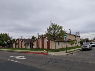 221 NW 3rd Ave, Visalia, CA 93291