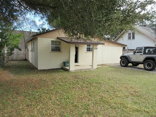 1st image of 1579 Garden Ave