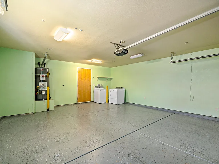 3455 Dwight Ave — Photo 7