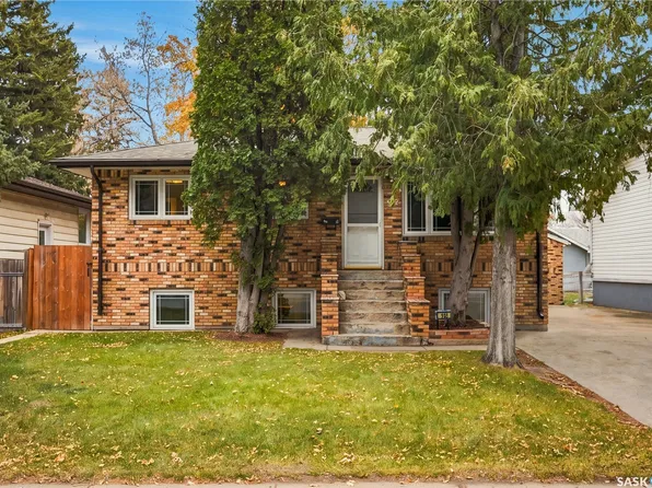 512 Q Avenue N, Saskatoon, SK S7L 2Y3