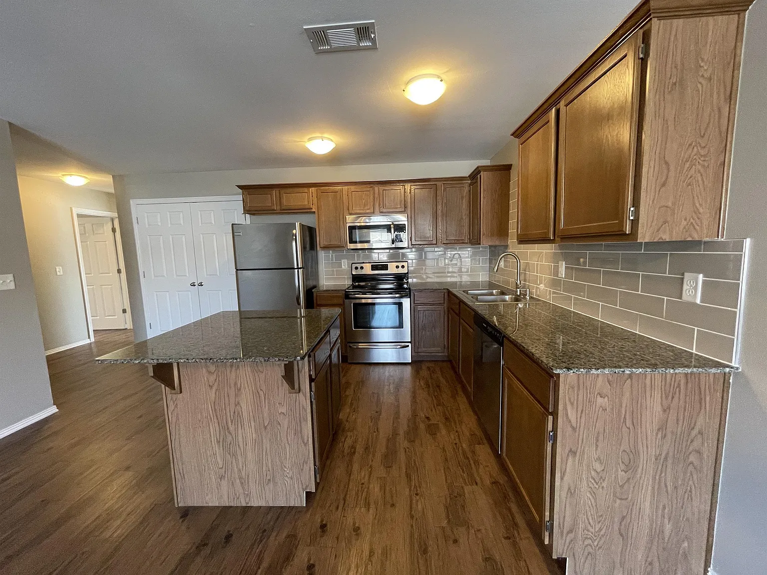 2902 SW Deerfield Blvd - 2 — Photo 4