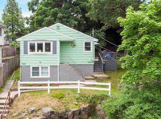 111 Pine Hill Cir, Waltham, MA 02451