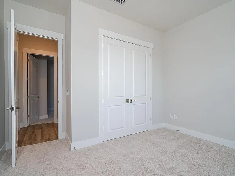 11 Anastasia Cir — Photo 8