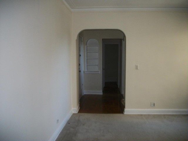 2nd image of 190 E Mosholu Pkwy S APT 4E