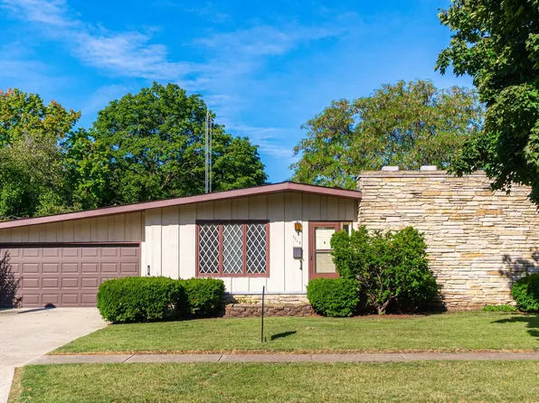 1113 Gifford St, Dekalb, IL 60115