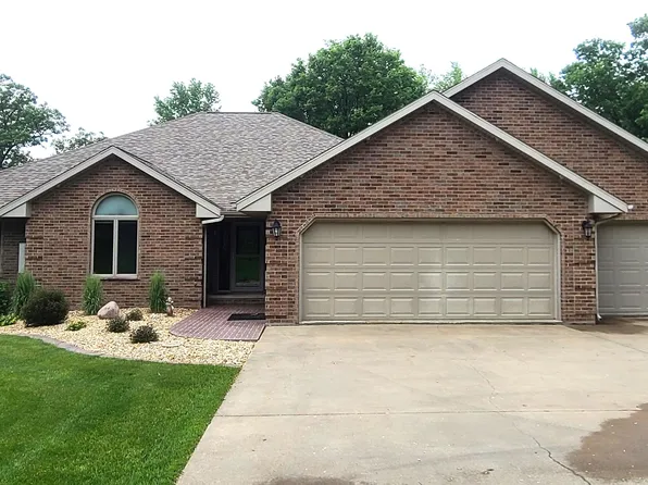 1700 13th Ave NE, Dyersville, IA 52040