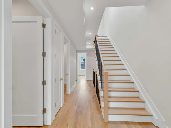 24 Clinton Avenue image 7 of 23