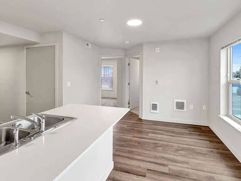 2609 Meridian St — Photo 8