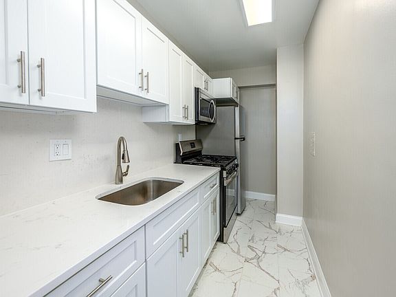 4th image of 5323 Connecticut Ave NW #27f36ba07