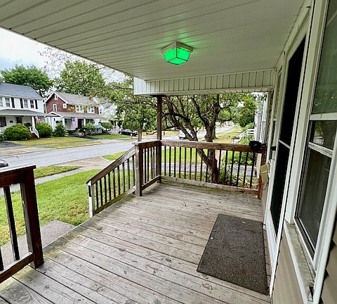 3rd image of 4498 Lilac Rd