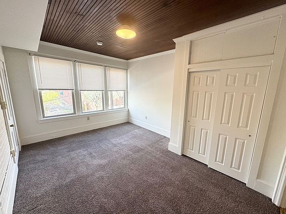 4th image of 430 E King St APT 4