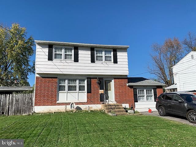 1st image of 727 W 11th St