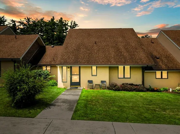 1205 Valleyview Dr #H, Pearisburg, VA 24134