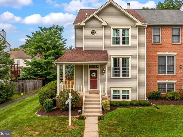 12672 Marcum Ct, Fairfax, VA 22033