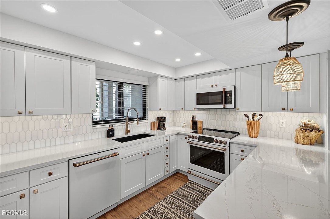 4120 Steamboat Bnd E APT 203