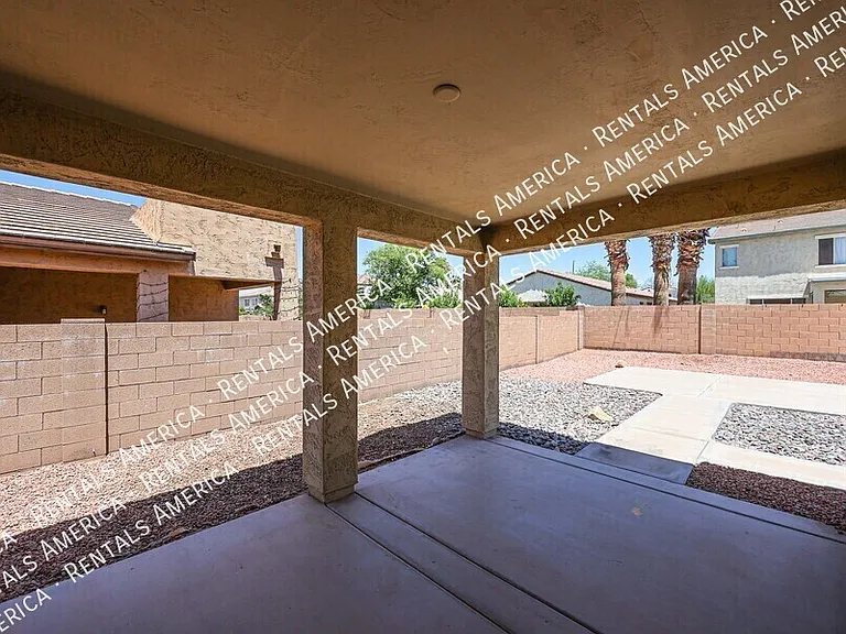 876 E Riviera Pl — Photo 33
