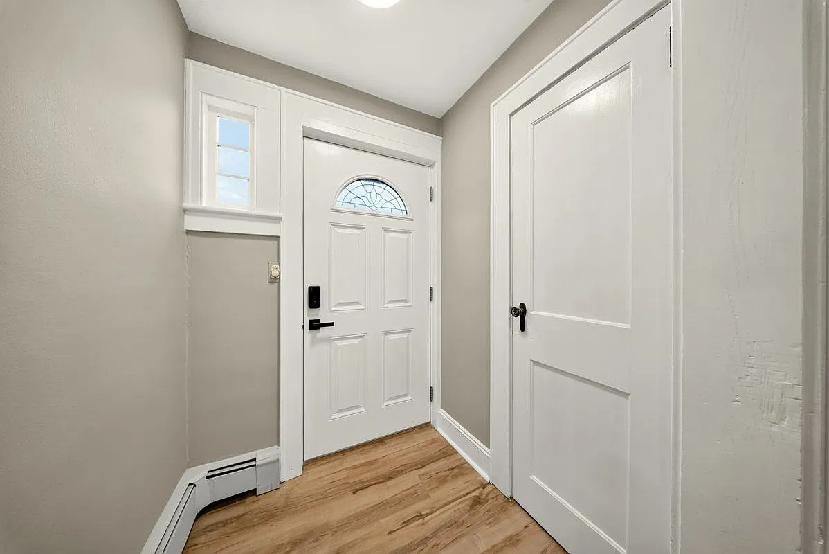 3 bed, 1.5 bath, 1679 sqft, $4,500 — Photo 2