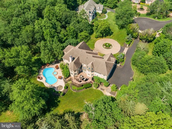 1389 Lamplighter Cir, Lower Gwynedd, PA 19436