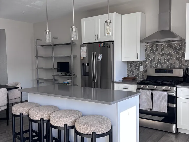 256 Clementina St #256 — Photo 10