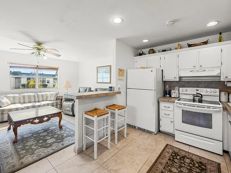 43 Waterford Cir #B — Photo 11