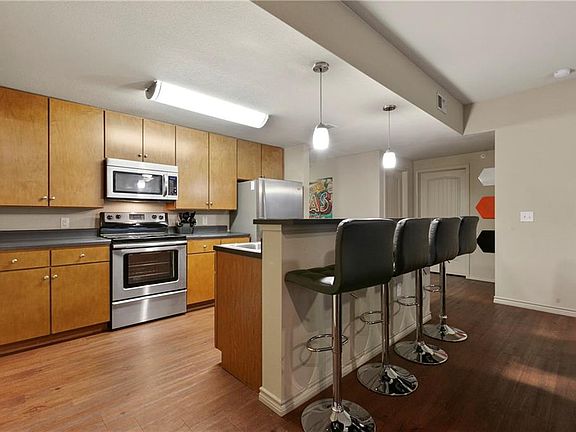 3rd image of 5117 N Lamar Blvd #301