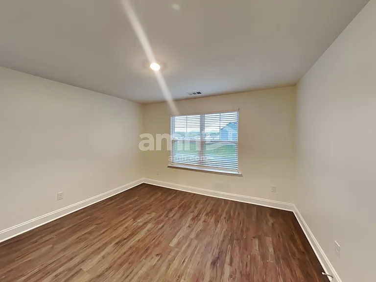 2112 Williamshire Ln — Photo 23