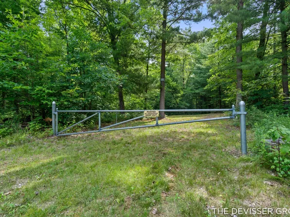 1125 39th St, Allegan, MI 49010