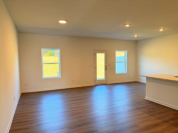 4th image of 228 Kinship Dr SW