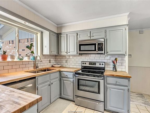 5th image of 2515 Whispering Oaks Cir