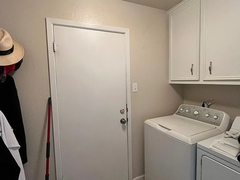 1802 Laura Ln — Photo 7