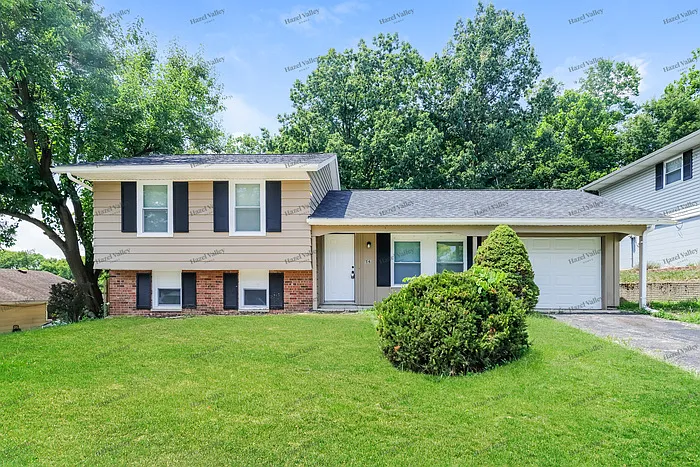 3 bed, 1.5 bath, 1356 sqft, $1,750 — Photo 1