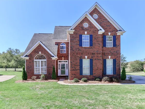 127 Players Park Cir, Statesville, NC 28677