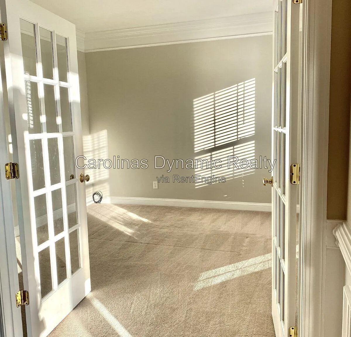 5 bed, 3.0 bath, 3706 sqft, $3,800 — Photo 4