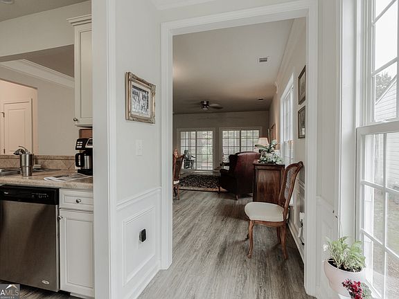 3rd image of 6627 Autumn Ridge Way