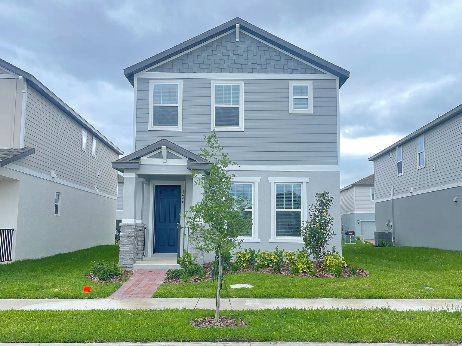 4 bed, 2.5 bath, 2200 sqft, $2,400 — Photo 2