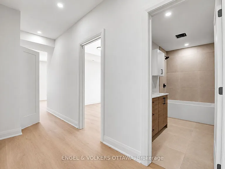 655 Donat St N #8 — Photo 9