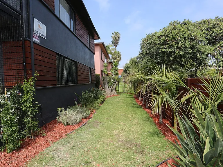 10227 S. 10th Ave. — Photo 2