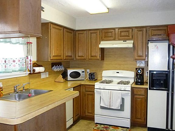 2nd image of 9123 Kirkmont Dr